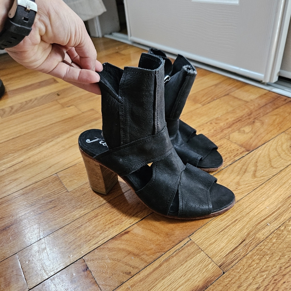 Free people Black Leather Women's Heeled Sandals